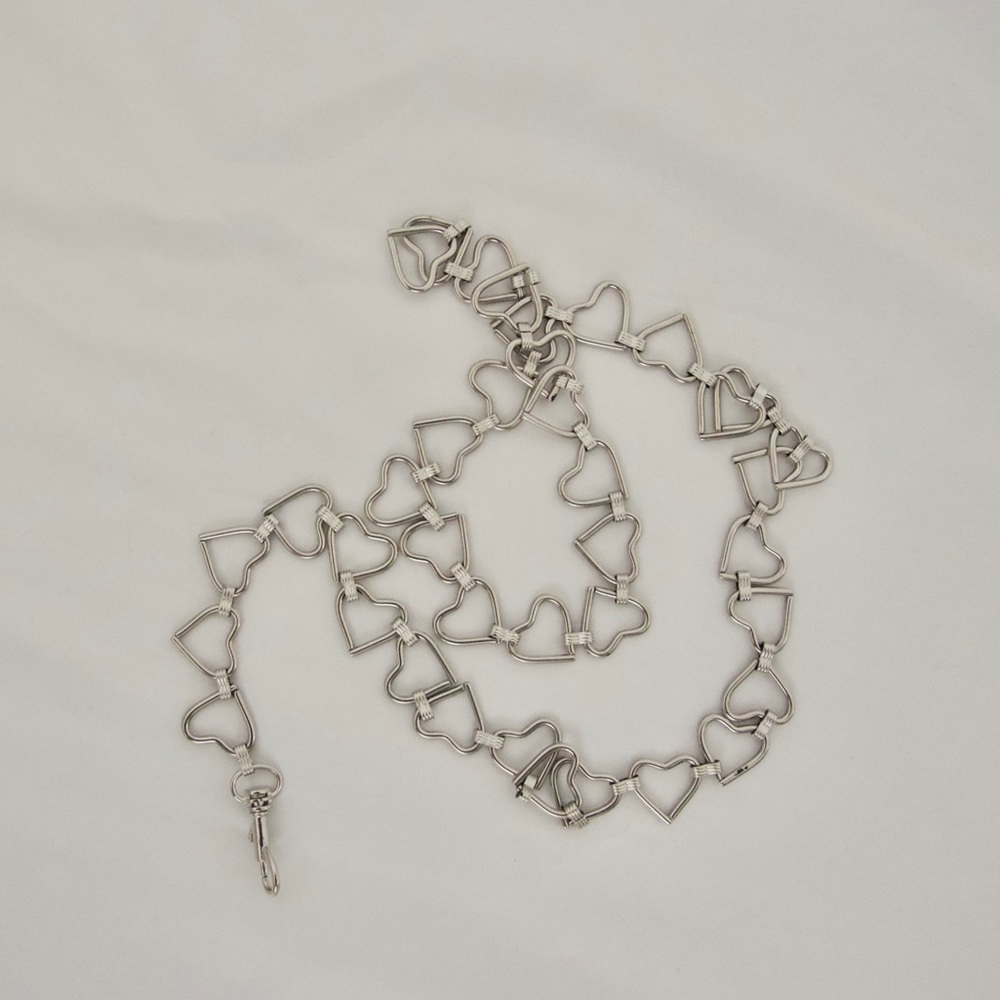 Brandy Melville heart chain belt